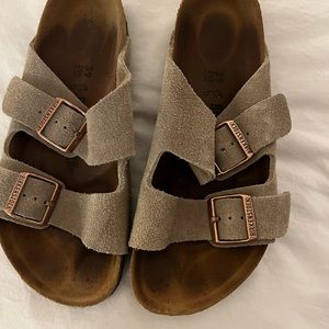 Birkenstock Arizona sandal taupe